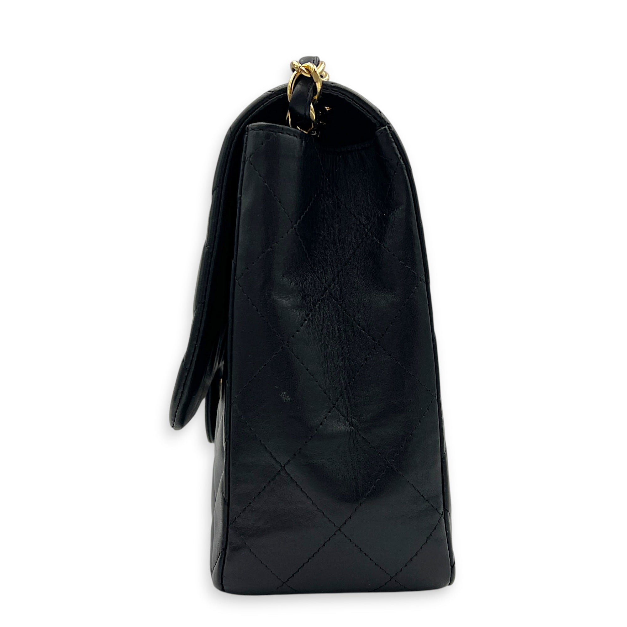 Classic Double Flap Shoulder Bag Jumbo Black in Lambskin, Gold hardware