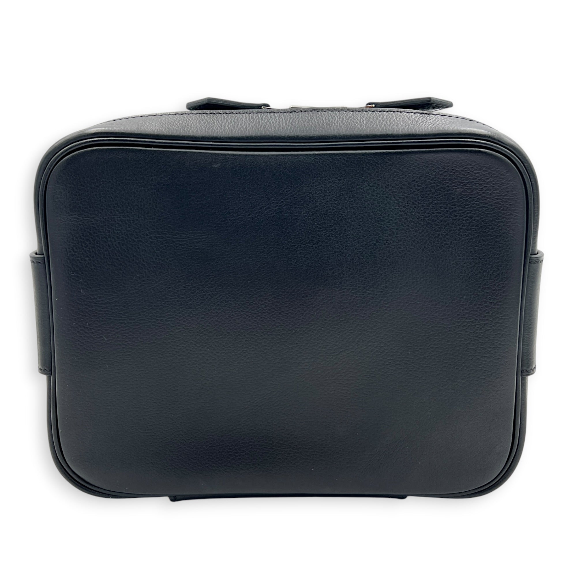 Etriviere Noir Messenger in Evergrain Calfskin, Palladium hardware
