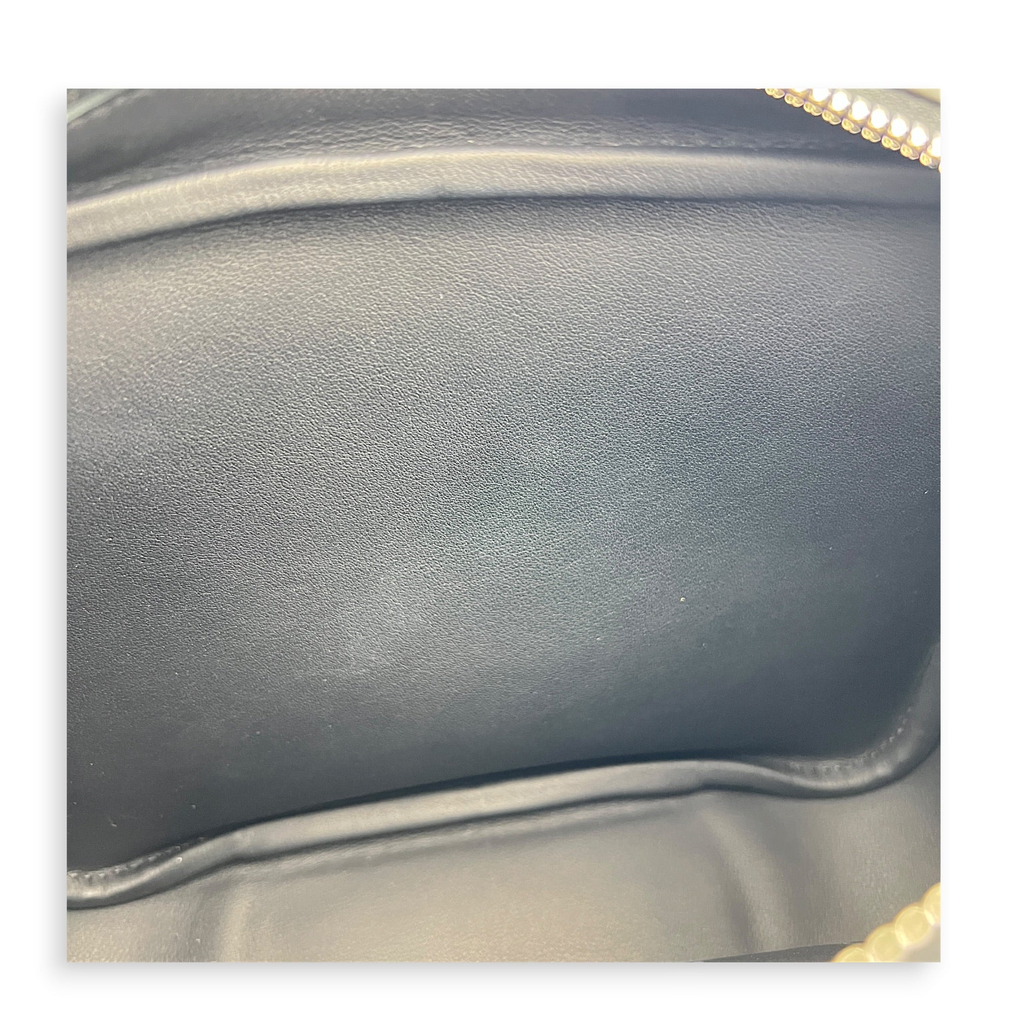 Etriviere Noir Messenger in Evergrain Calfskin, Palladium hardware
