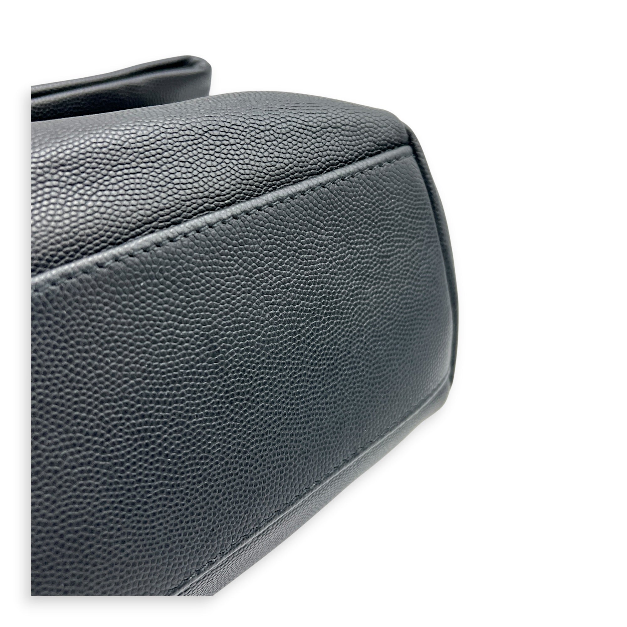 Hollywood Shoulder Bag Black in Calfskin, Monochrome hardware