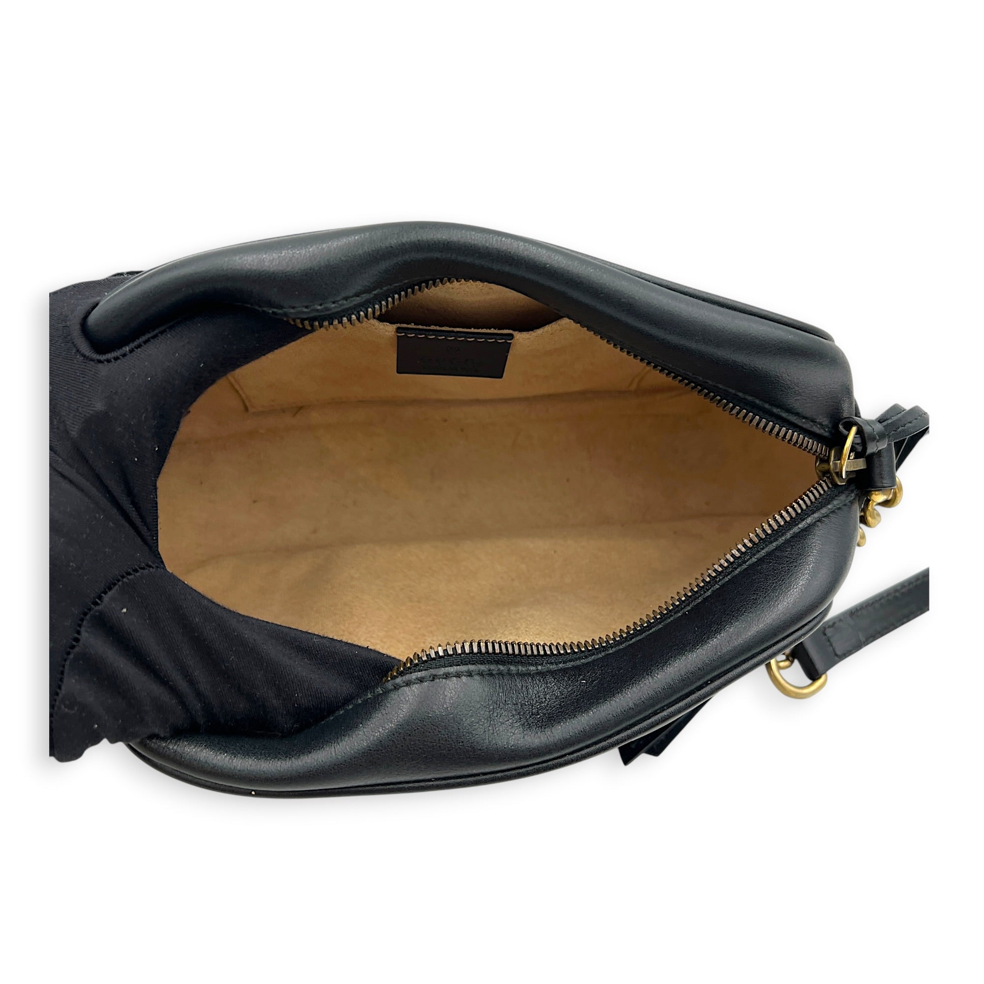 GG Marmont Shoulder Bag Small Black in Calfskin, Gold hardware