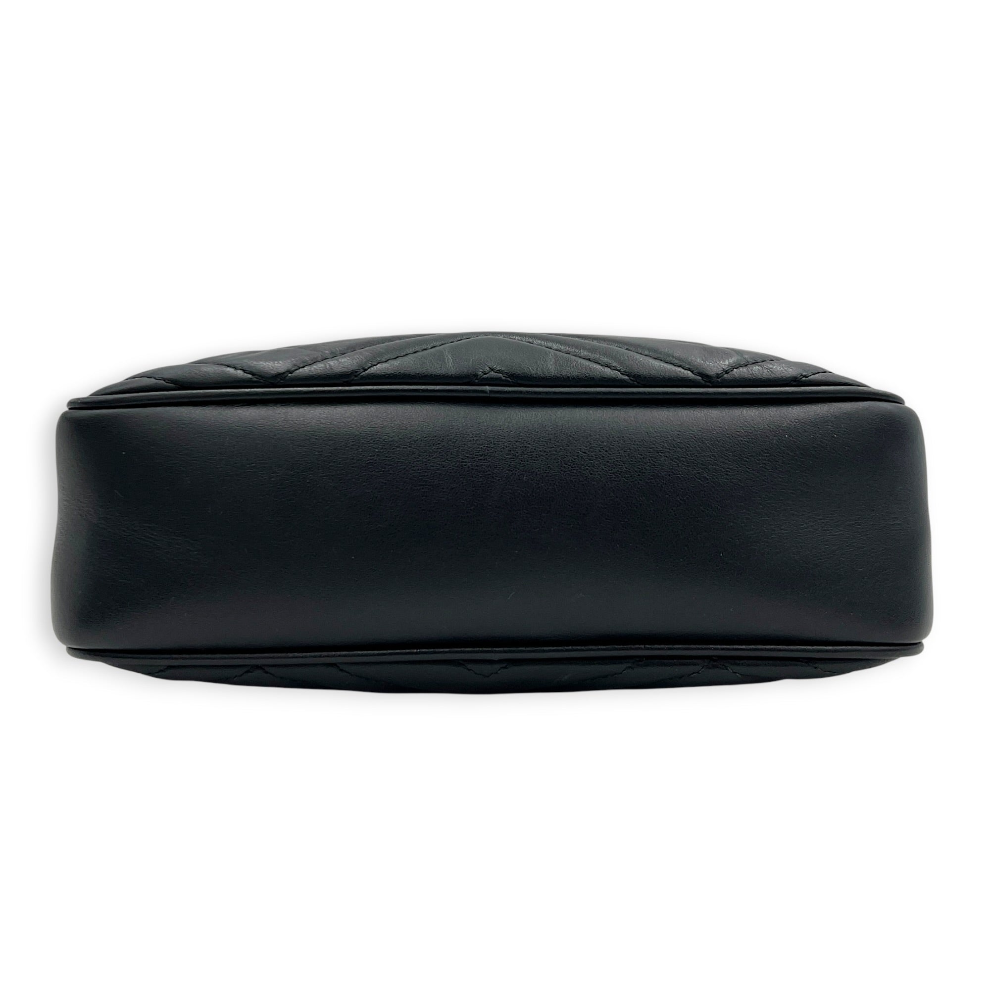 GG Marmont Shoulder Bag Small Black in Calfskin, Gold hardware