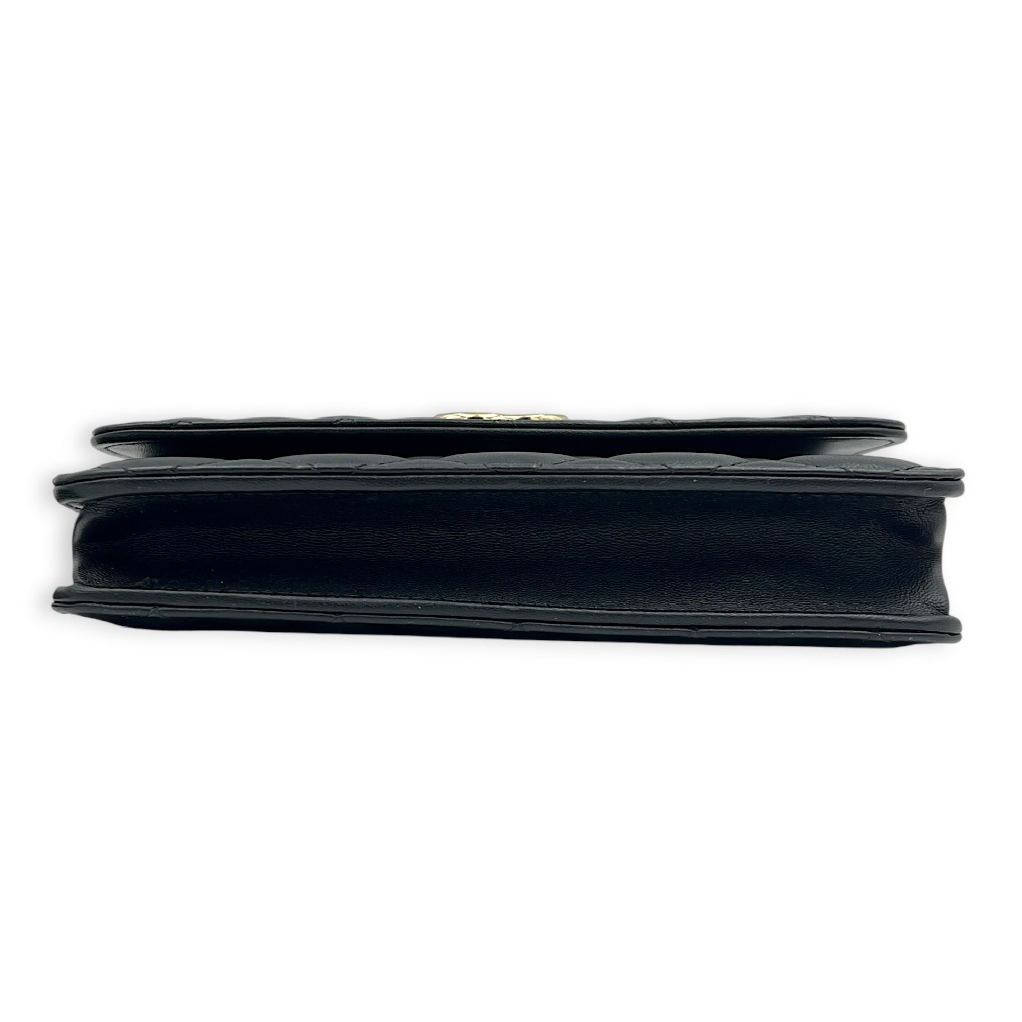 CC Wallet On Chain Black in Lambskin, Gold hardware