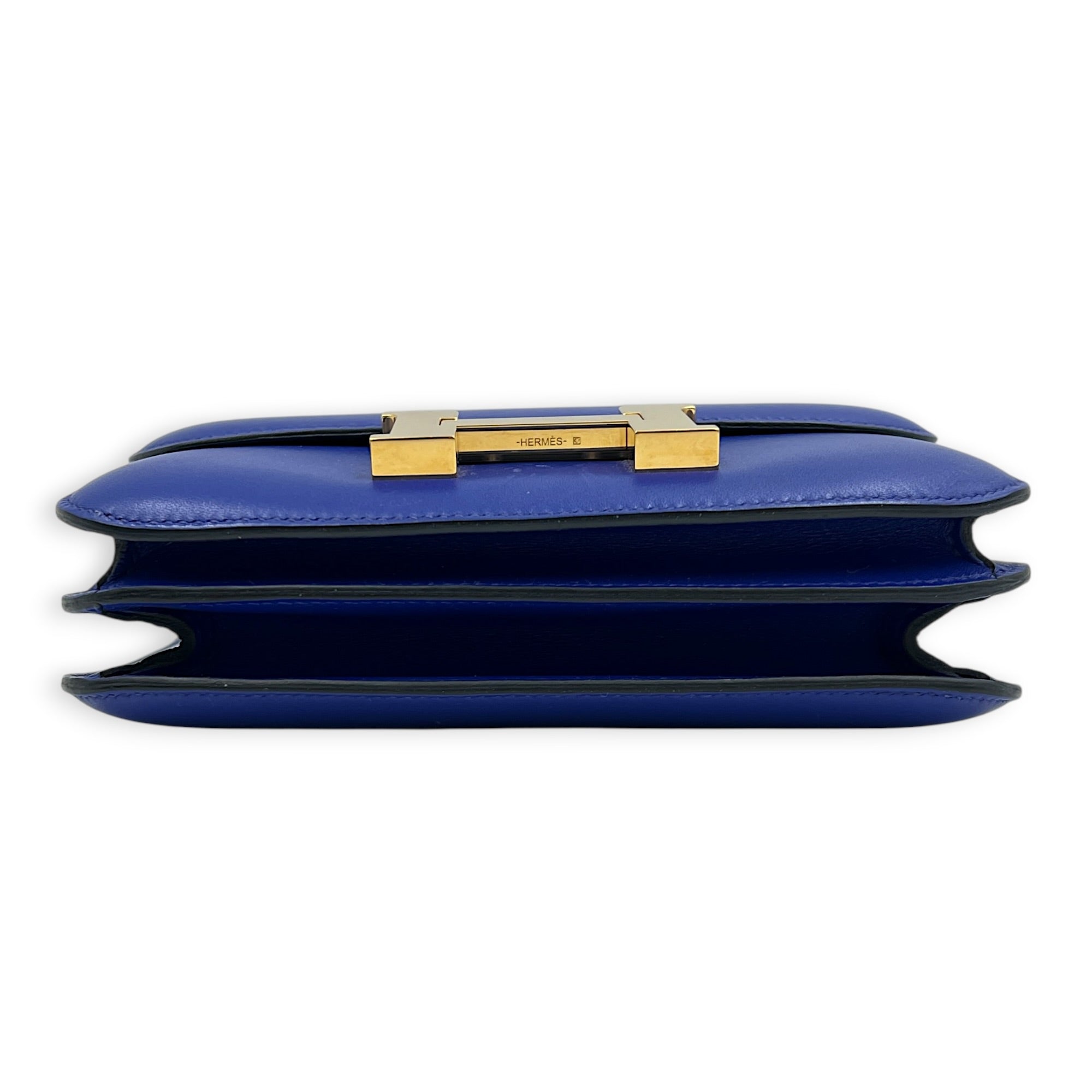Constance 18 Bleu Électrique Shoulder Bag in Tadelakt, Gold hardware