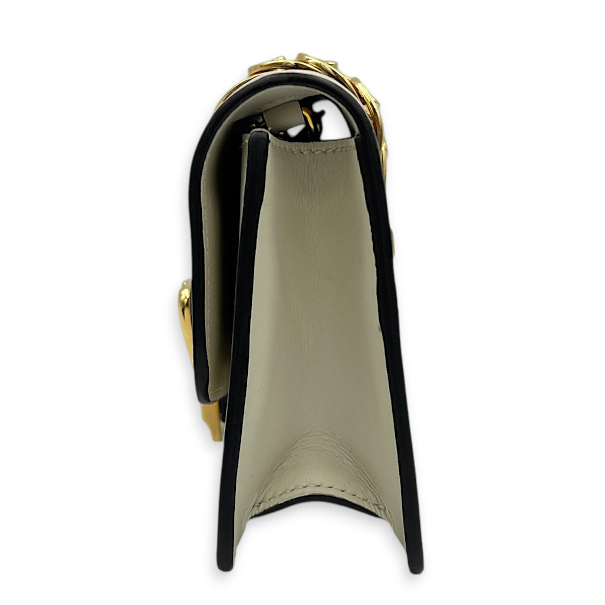 Sylvie Wallet On Chain White in Calfskin, Gold hardware