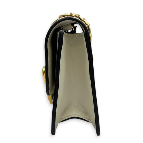 Sylvie Wallet On Chain White in Calfskin, Gold hardware