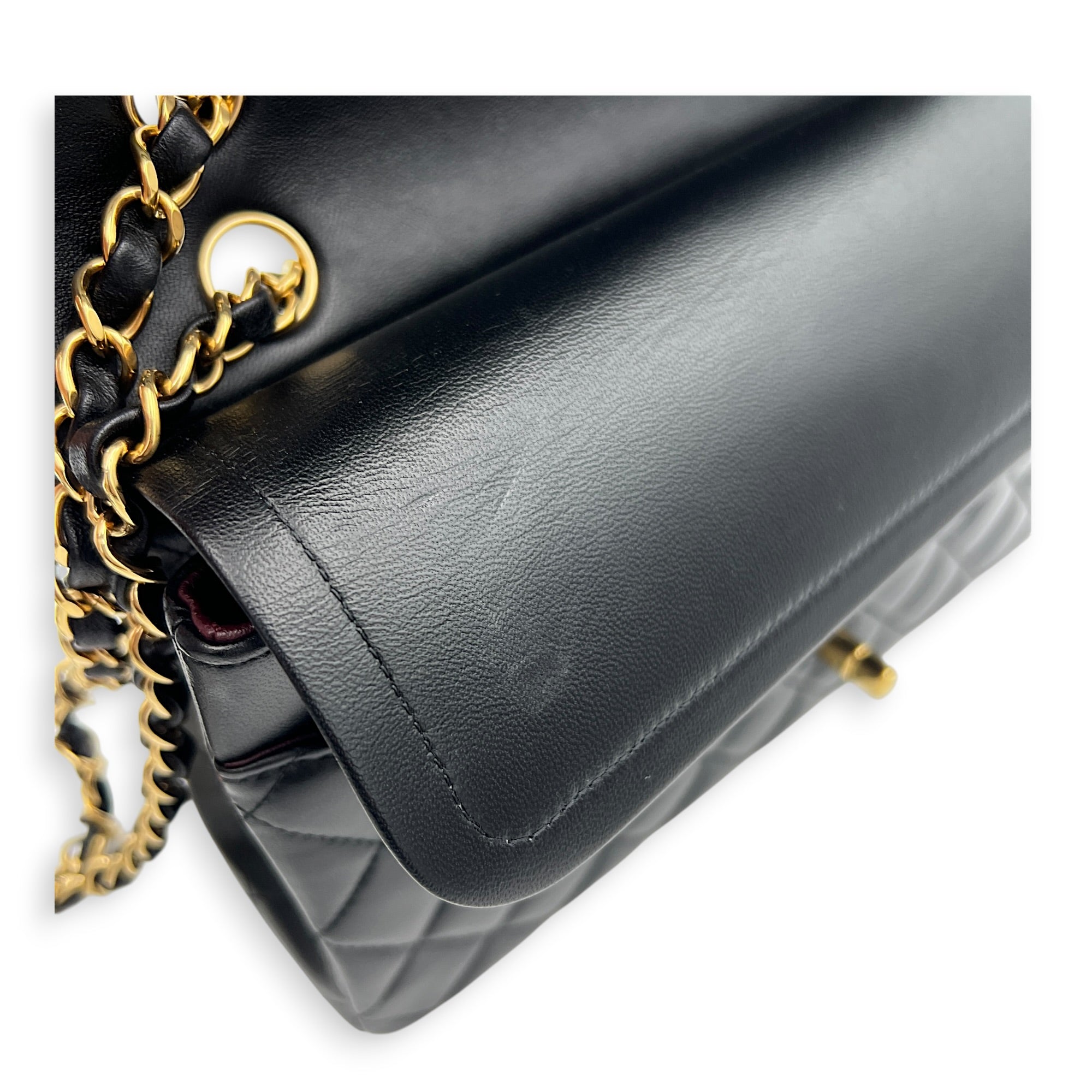 Classic Double Flap Shoulder Bag Medium Black in Lambskin, Gold hardware