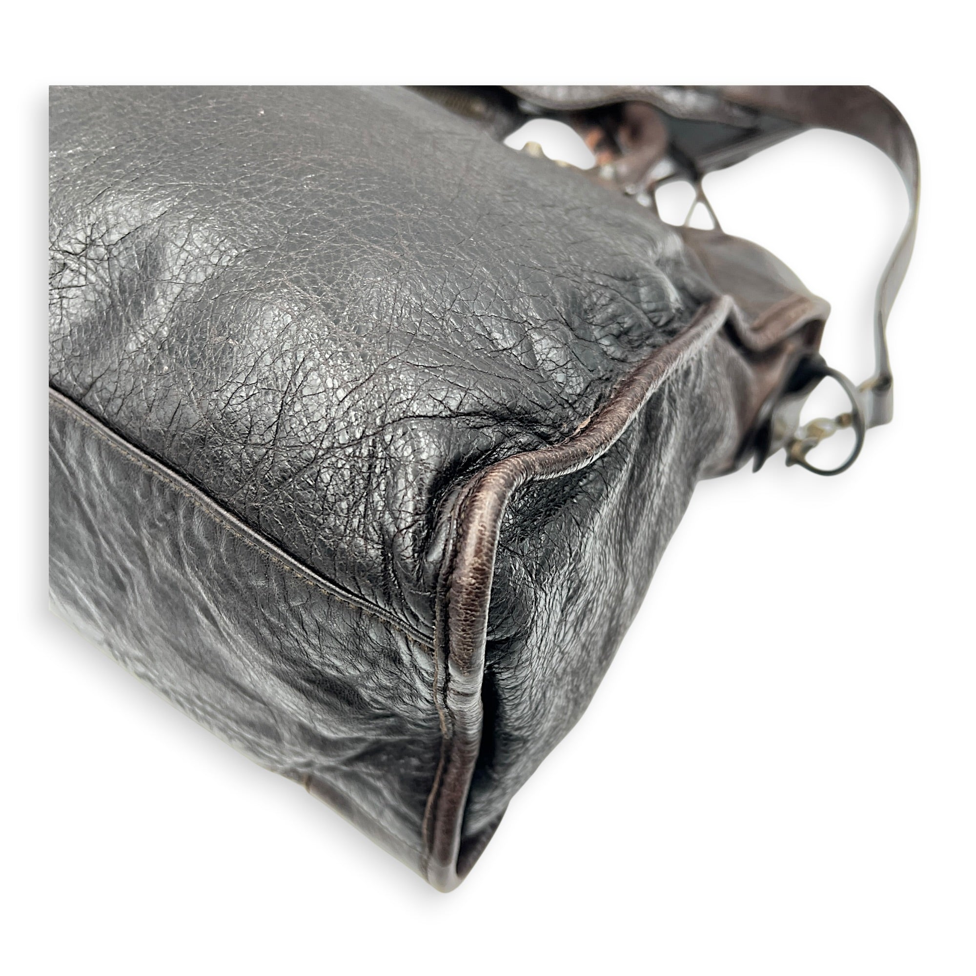 City Medium Brown Shoulder Bag in Lambskin, Ruthenium hardware