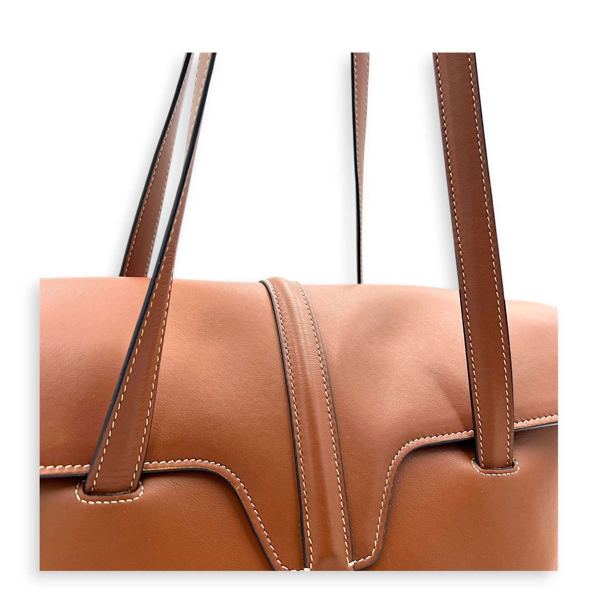 16 Tote Bag Brown in Calfskin, Gold hardware