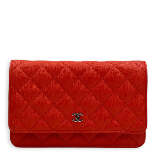 Classic Red Wallet On Chain in Caviar Leather, Gold hardware
