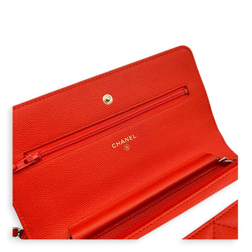Classic Red Wallet On Chain in Caviar Leather, Gold hardware