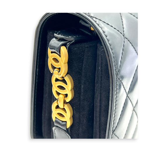 Le 37 Medium Noir Top Handle Bag in Calfskin, Gold hardware