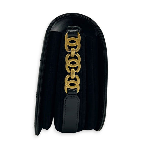 Le 37 Medium Noir Top Handle Bag in Calfskin, Gold hardware