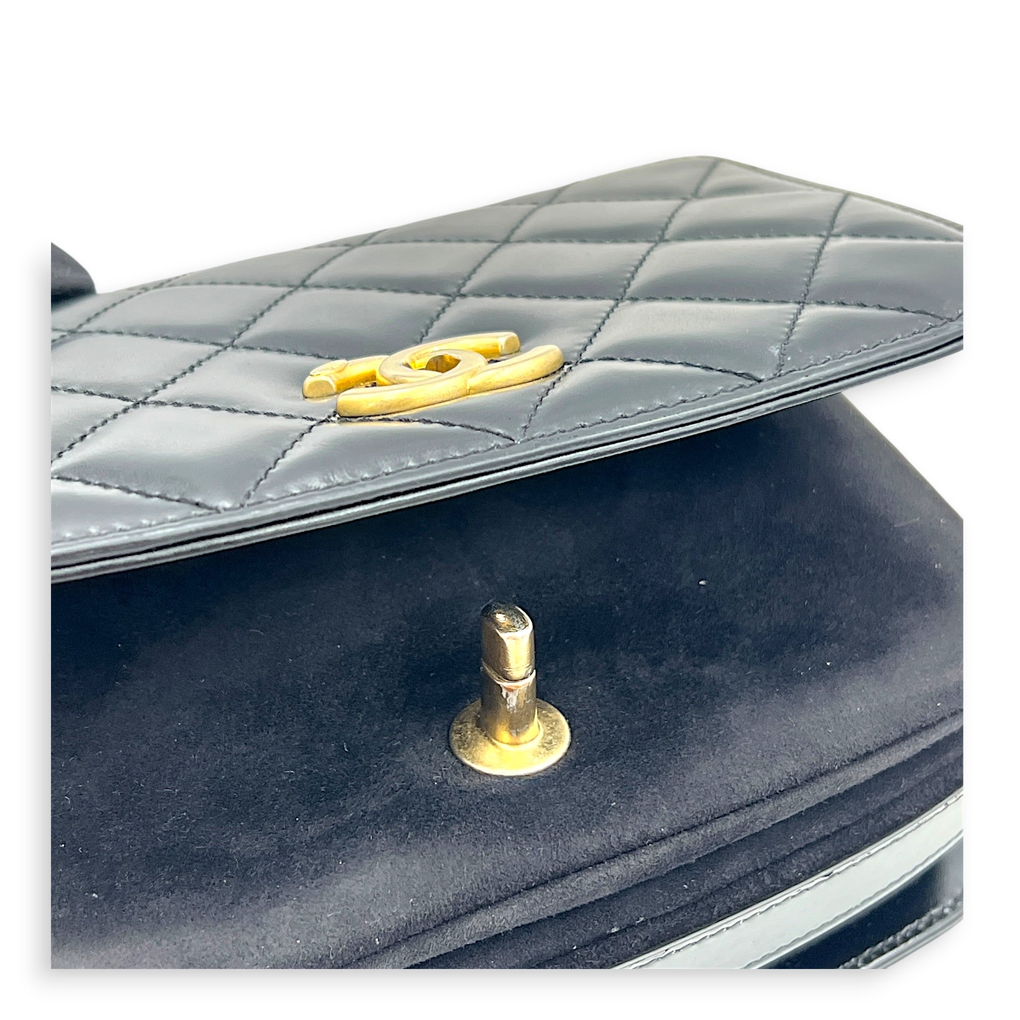 Le 37 Medium Noir Top Handle Bag in Calfskin, Gold hardware