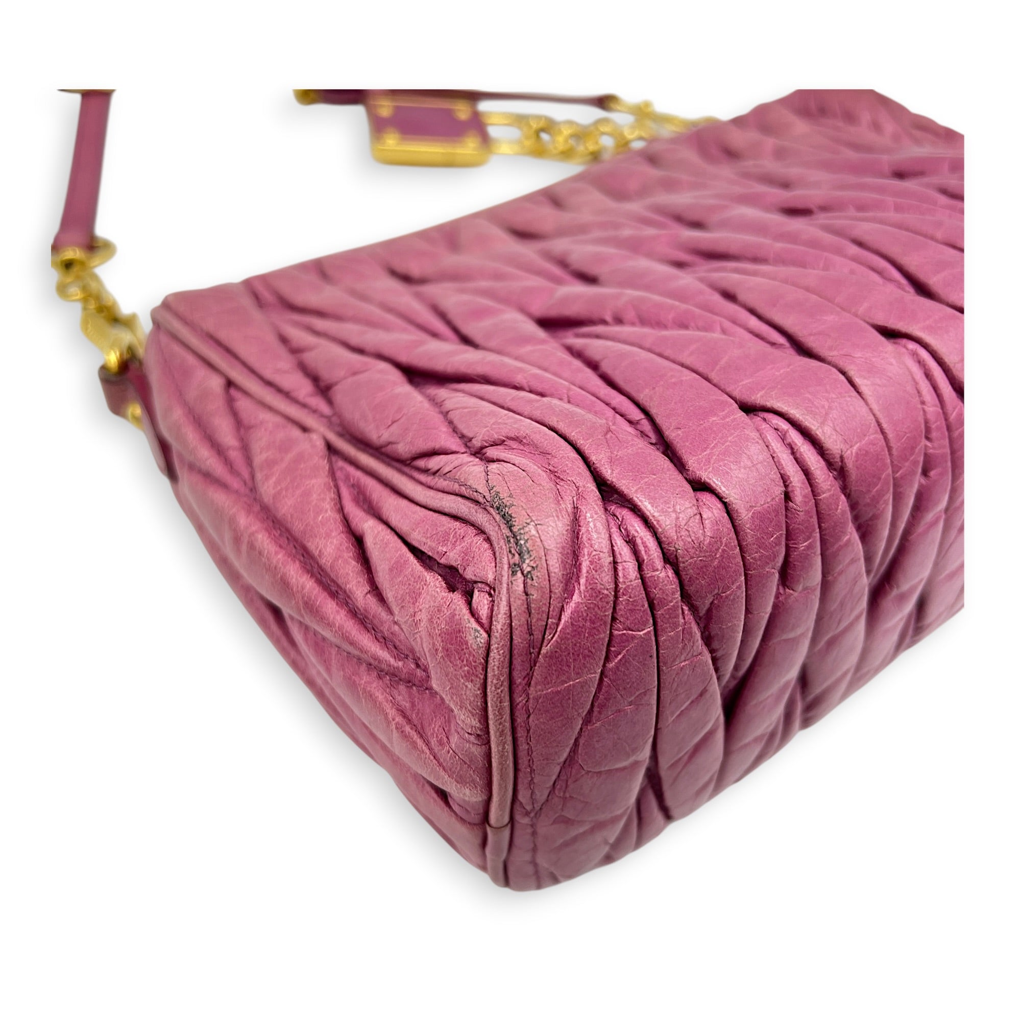 Matelassé Pink Shoulder Bag in Calfskin, Gold hardware