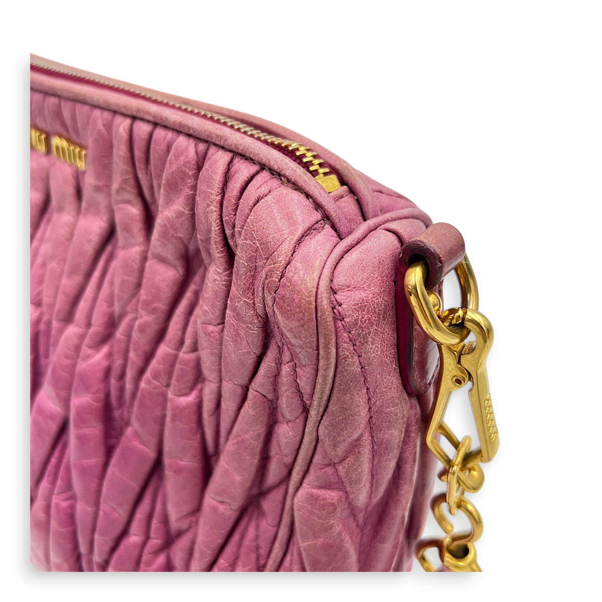 Matelassé Pink Shoulder Bag in Calfskin, Gold hardware
