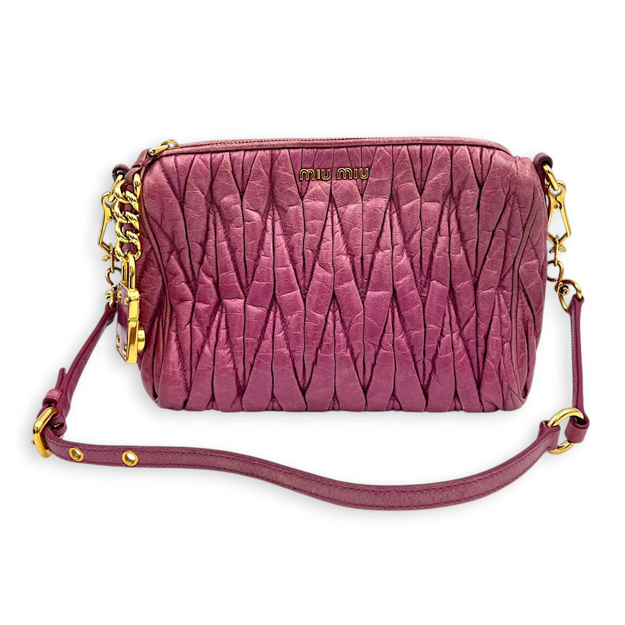 Matelassé Pink Shoulder Bag in Calfskin, Gold hardware