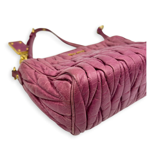 Matelassé Pink Shoulder Bag in Calfskin, Gold hardware