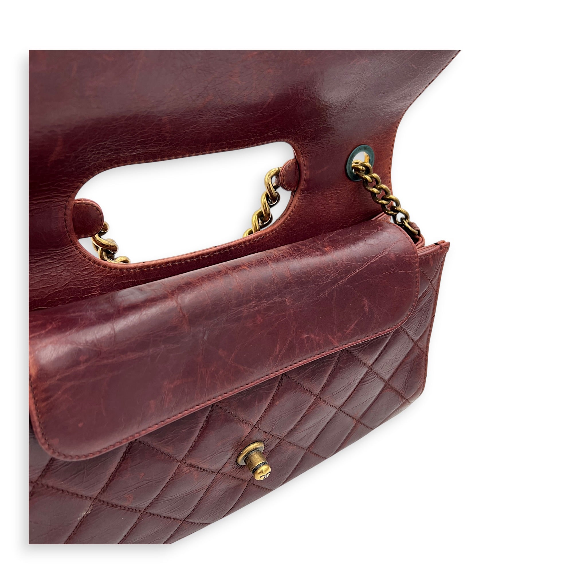 Perfect Edge Shoulder Bag Red in Calfskin, Gold hardware