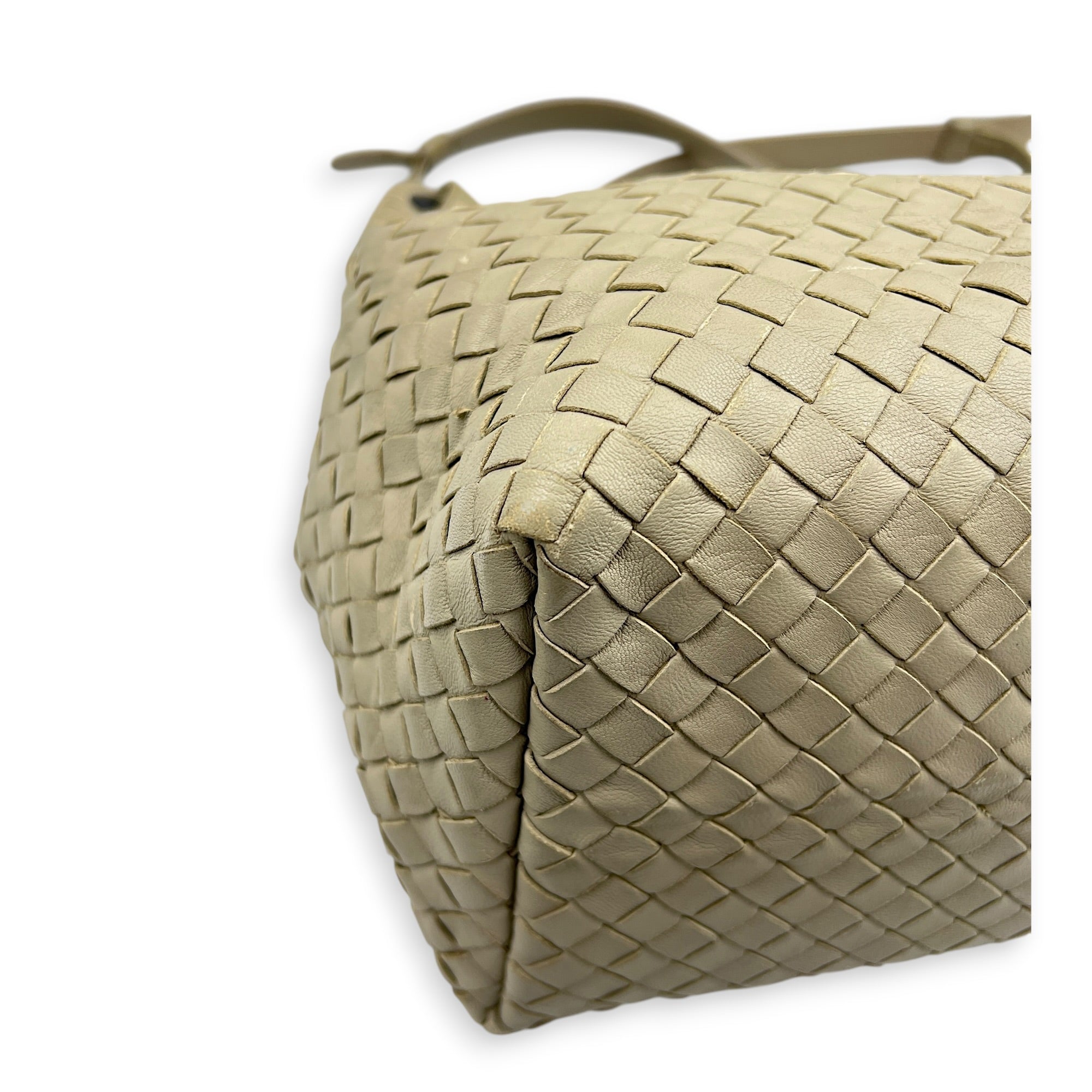 Intrecciato Shoulder Bag Grey in Intrecciato Leather, Gunmetal hardware