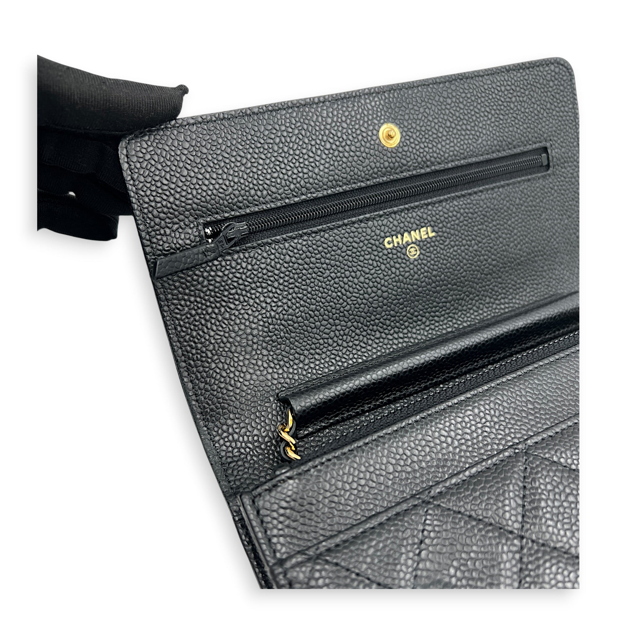 CC Wallet On Chain Black in Caviar Leather, Gold hardware