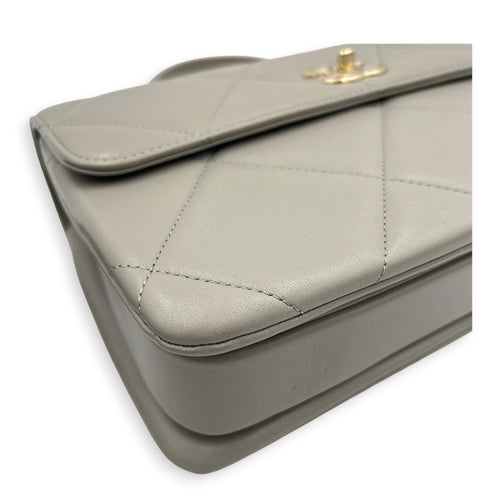 Trendy CC Medium Grey Shoulder Bag in Lambskin, Gold hardware