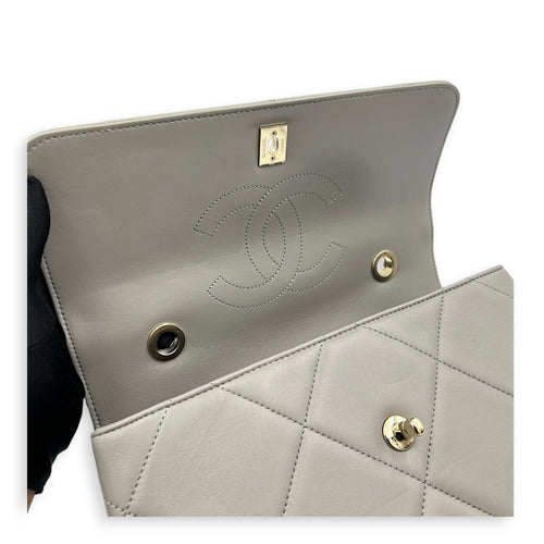 Trendy CC Medium Grey Shoulder Bag in Lambskin, Gold hardware