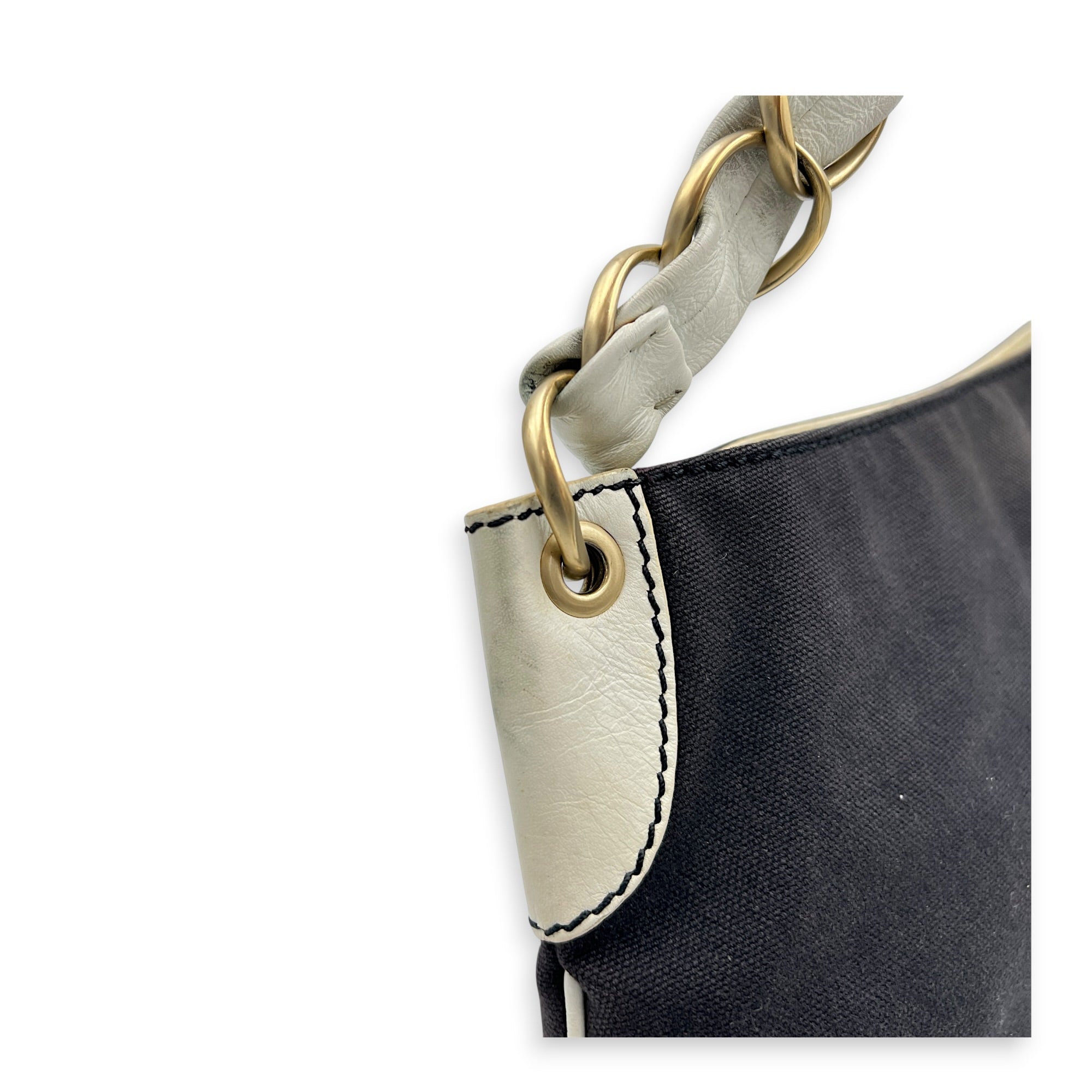 Olsen CC Chain Black Shoulder Bag in Canvas, Gold hardware