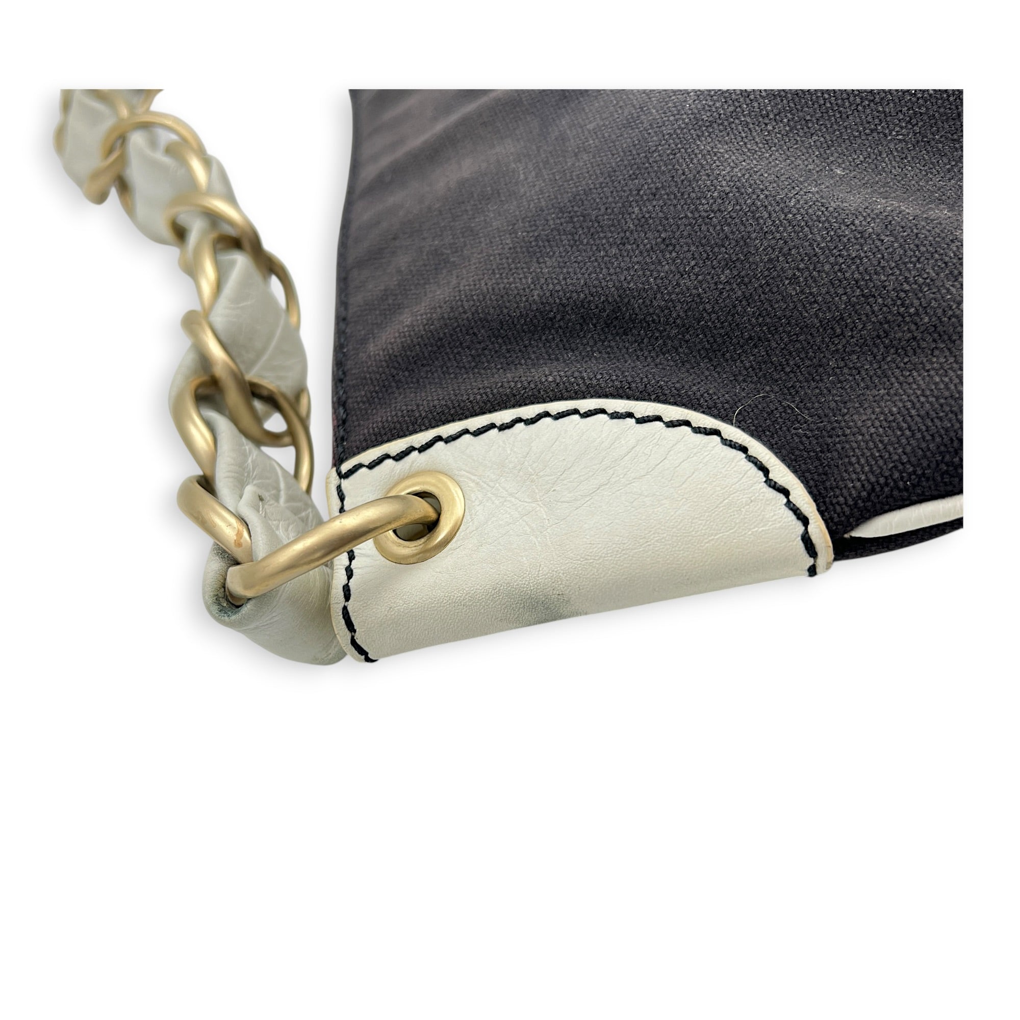 Olsen CC Chain Black Shoulder Bag in Canvas, Gold hardware