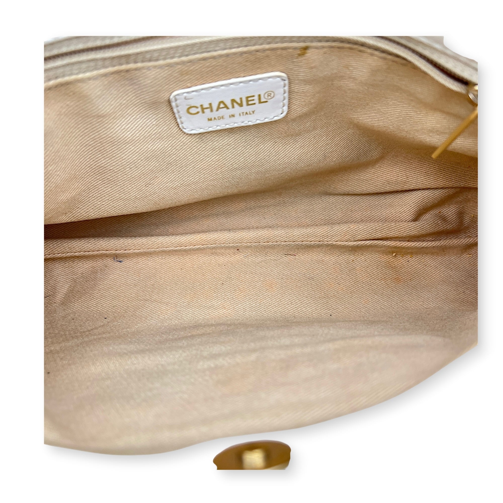 Olsen CC Chain Black Shoulder Bag in Canvas, Gold hardware