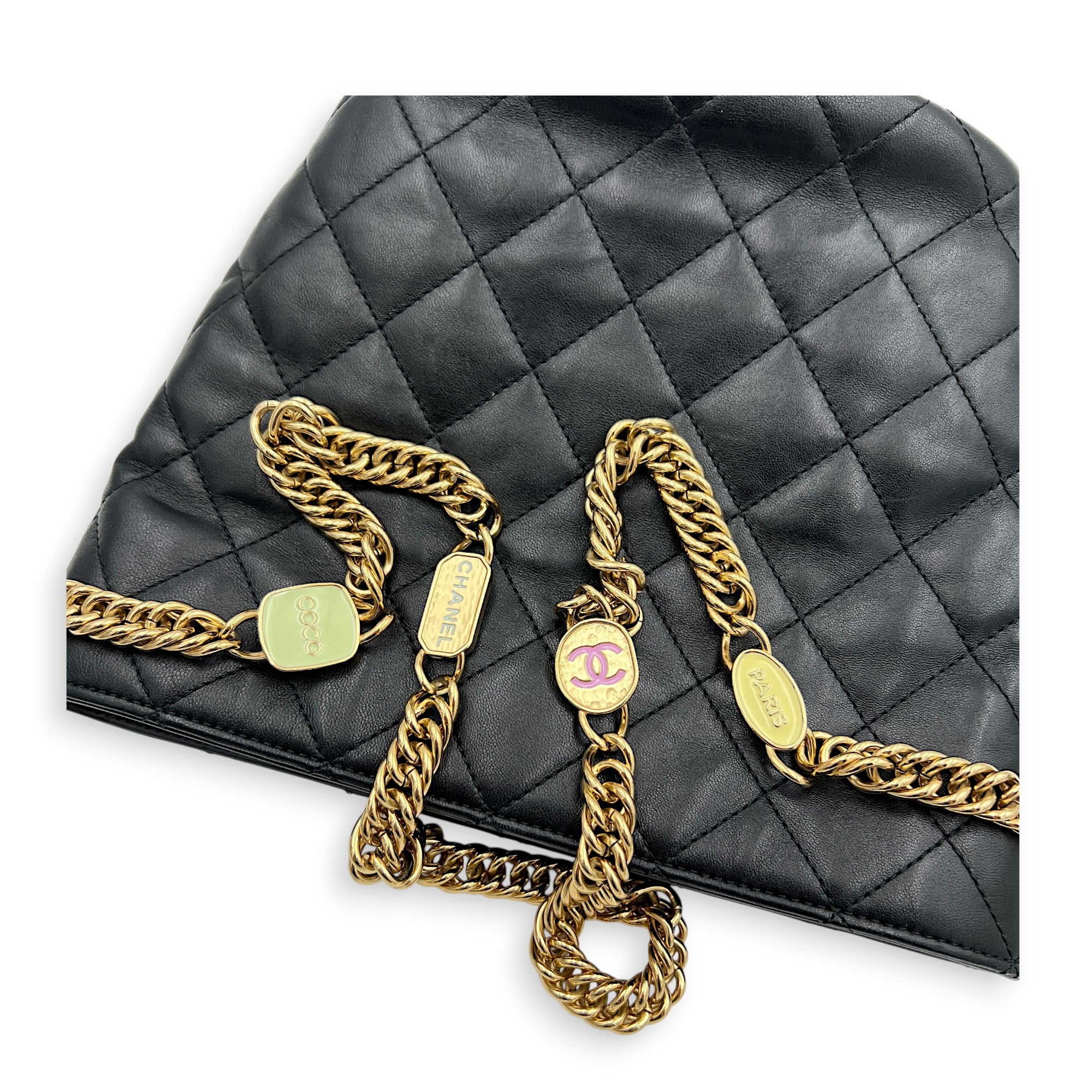 CC Turnlock Charms Chain Bucket Bag Black in Lambskin, Gold hardware