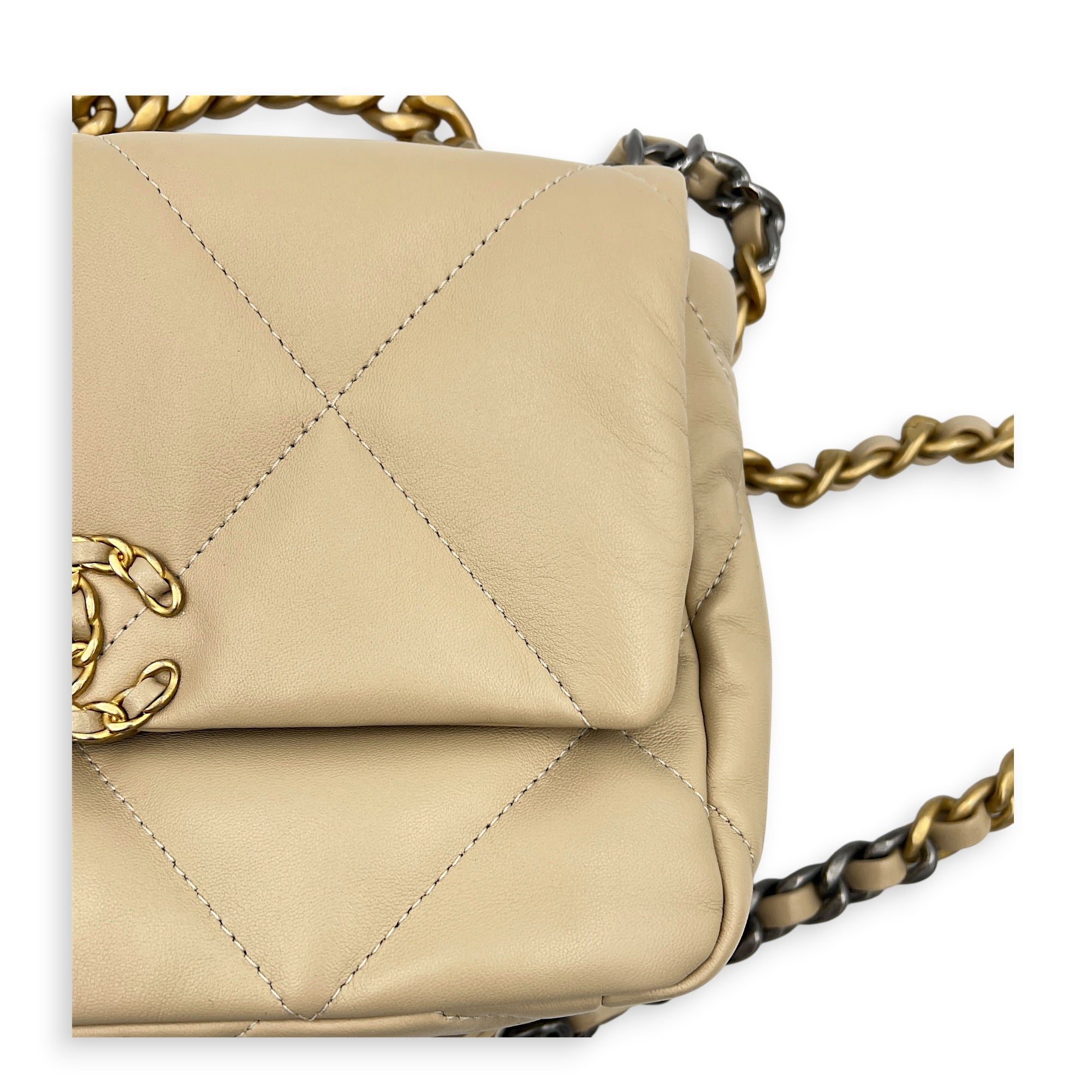 C19 Shoulder Bag Small Beige in Lambskin, Mixed hardware
