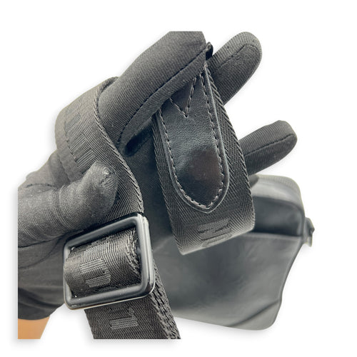 Duo Messenger Black in Calfskin, Monochrome hardware