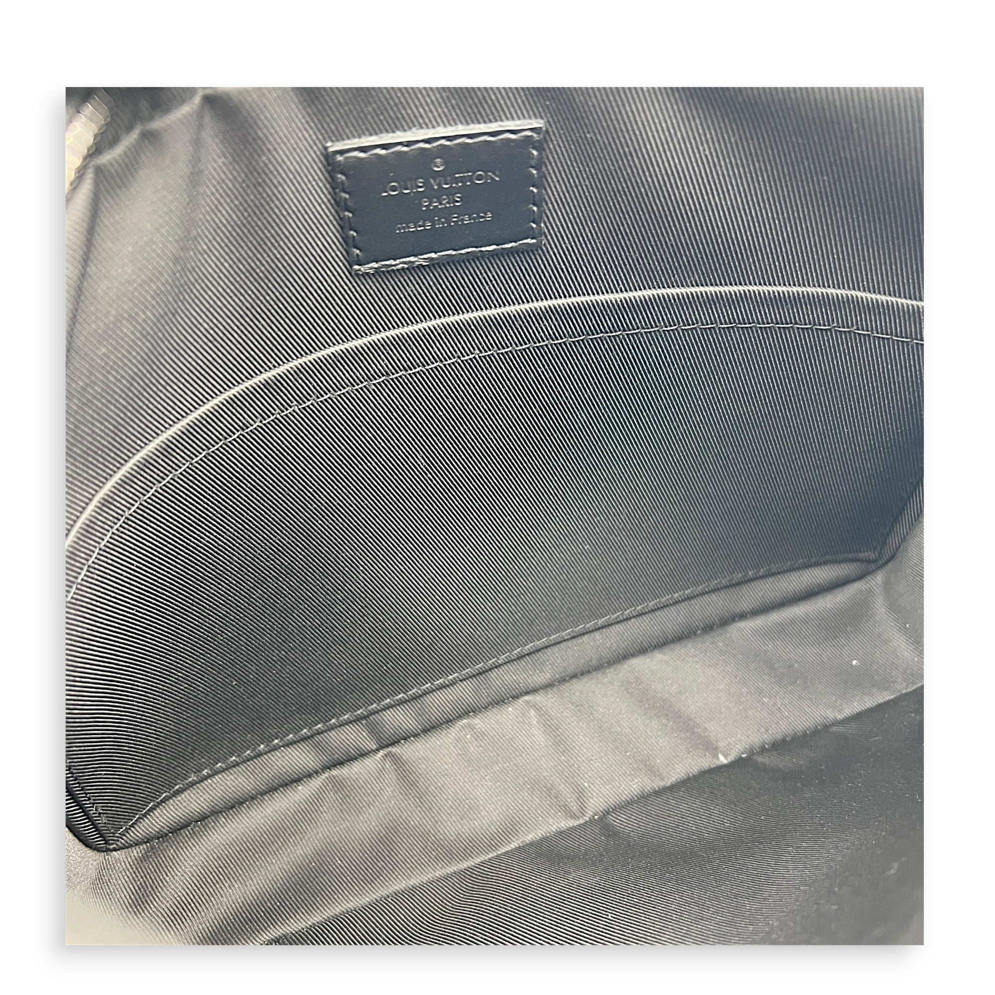 Duo Messenger Black in Calfskin, Monochrome hardware