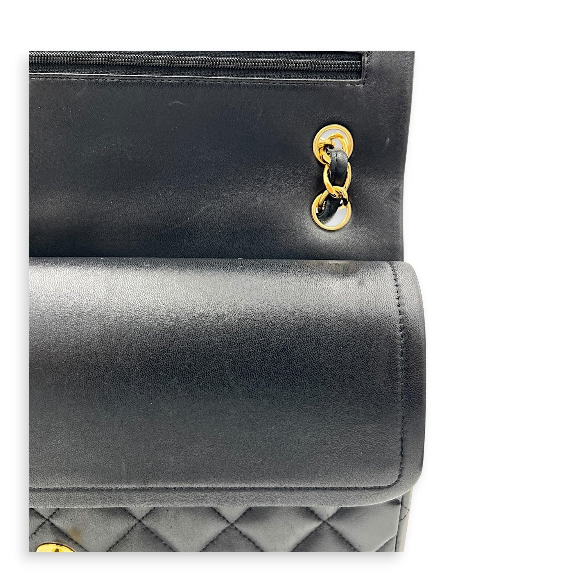 Classic Double Flap Shoulder Bag Jumbo Black in Lambskin, Gold hardware