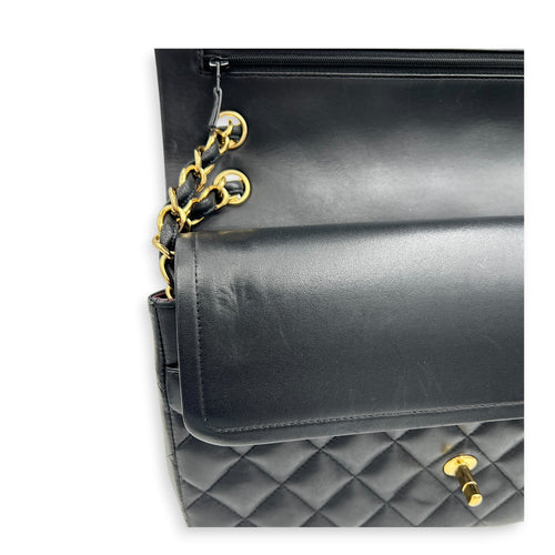 Classic Double Flap Shoulder Bag Jumbo Black in Lambskin, Gold hardware