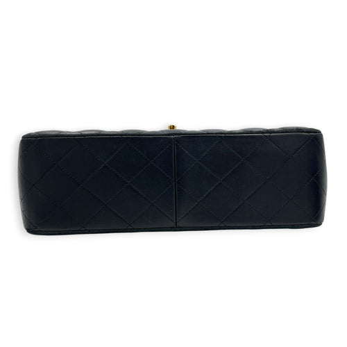 Classic Double Flap Shoulder Bag Jumbo Black in Lambskin, Gold hardware