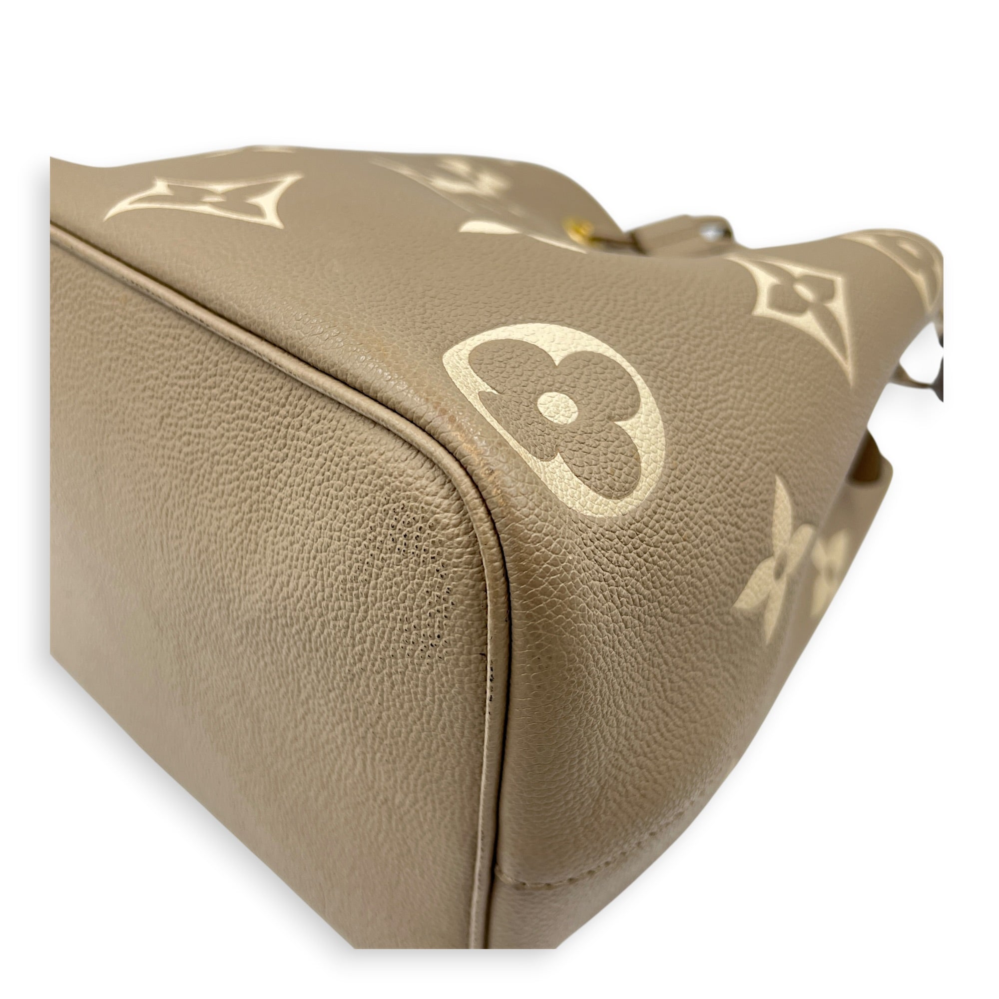 NeoNoe MM Beige Bucket Bag in Monogram Empreinte Leather, Gold hardware