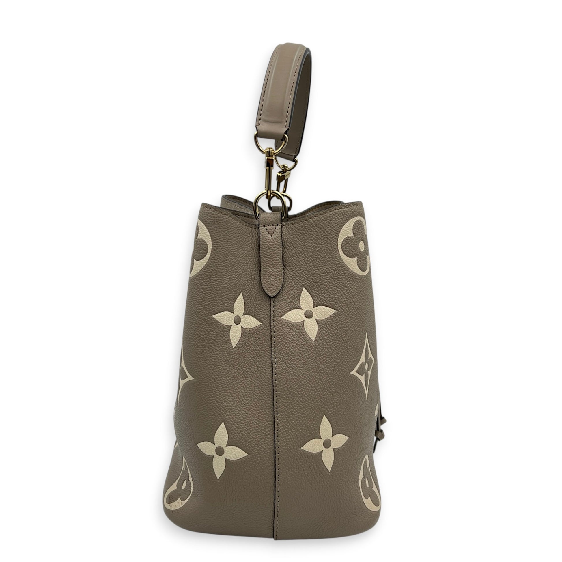NeoNoe MM Beige Bucket Bag in Monogram Empreinte Leather, Gold hardware