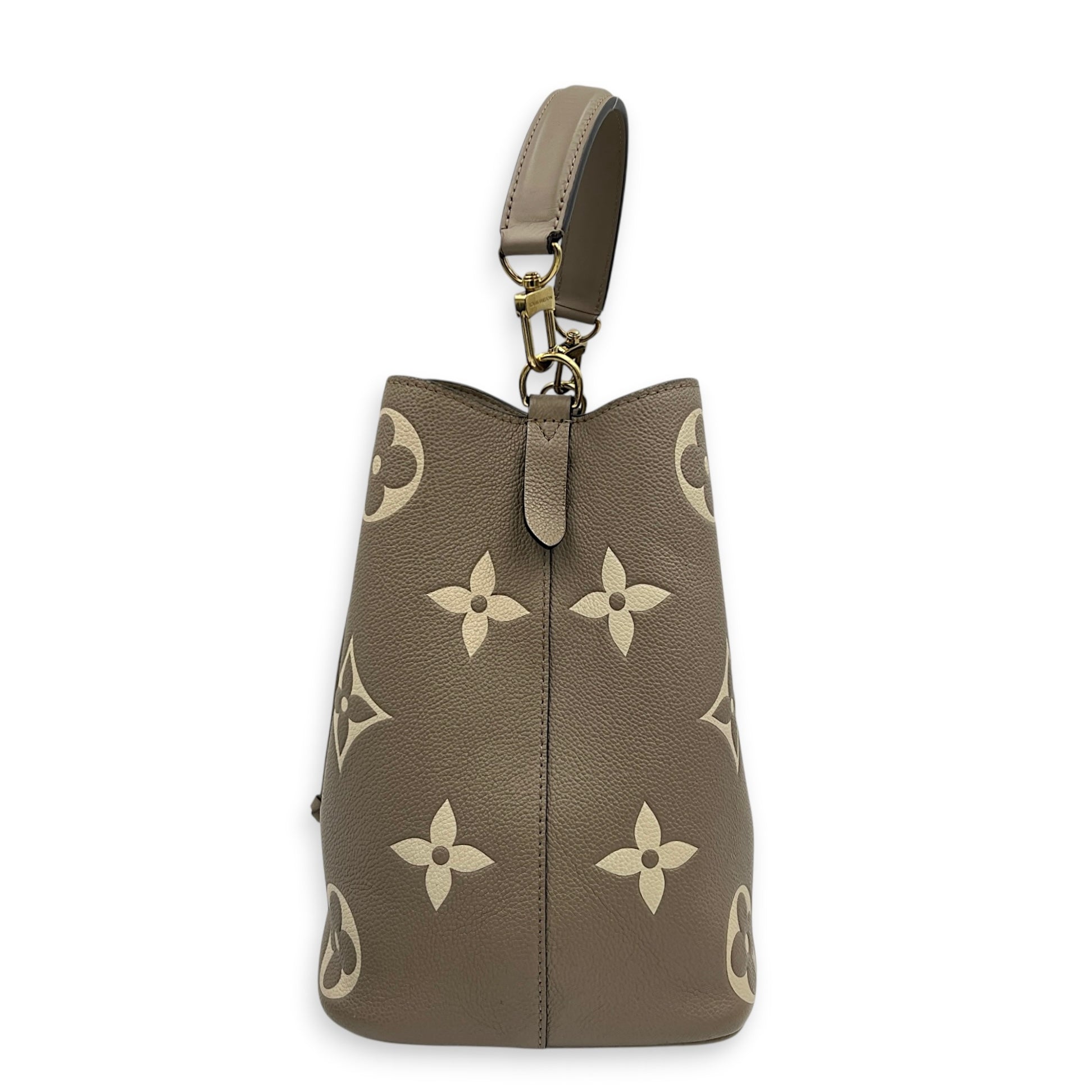 NeoNoe MM Beige Bucket Bag in Monogram Empreinte Leather, Gold hardware