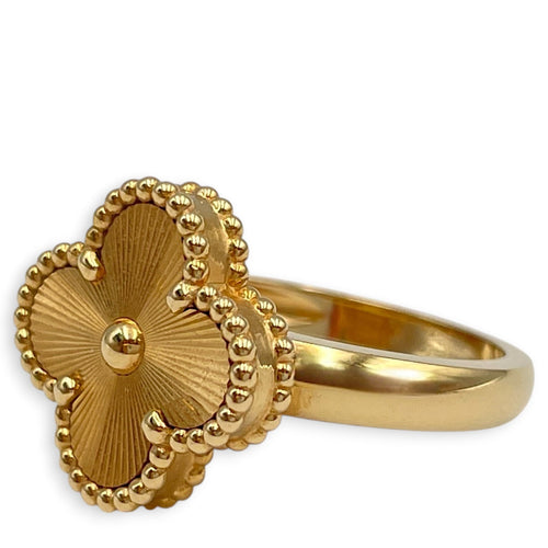 Vintage Alhambra 55 Ring in Guilloche Gold Hardware CL2511-16926 3