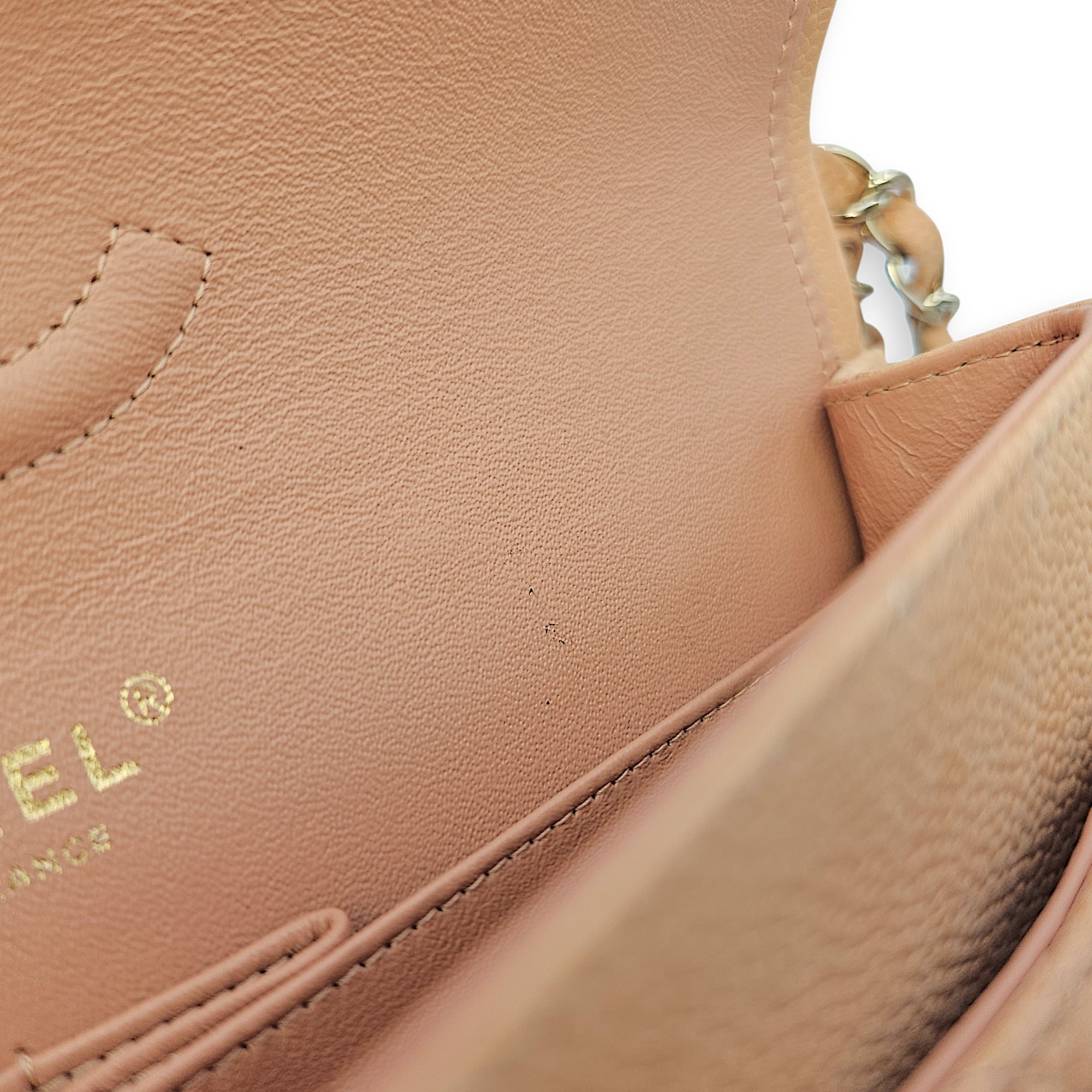 Medium Classic Flap Salmon Shoulder Bag in Lambskin Silver hardware
