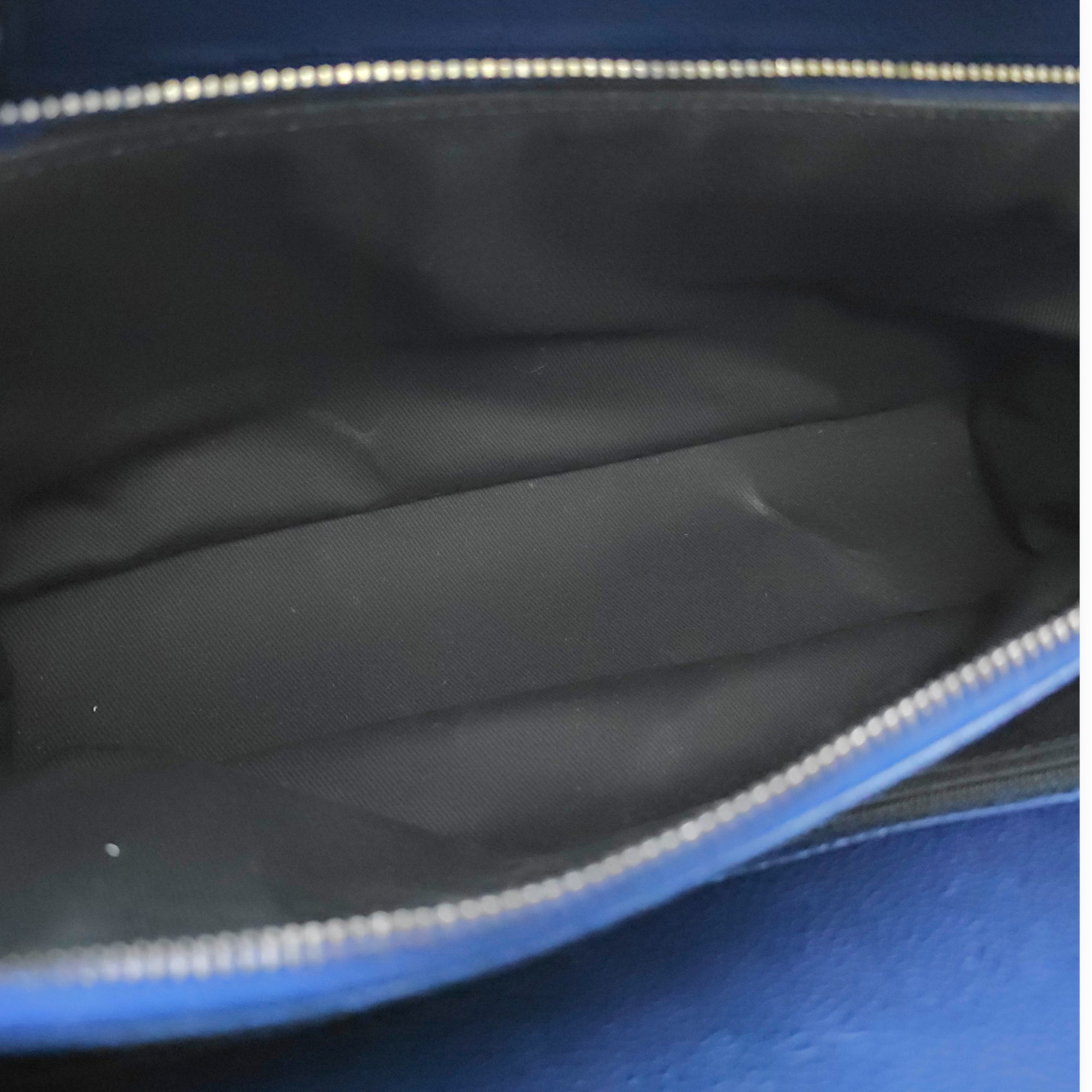 Quilted Iridescent Caviar Chic Shopping Tote 32 Blue Shoulder Bag in Caviar Leather Ruthenium hardware