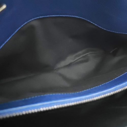 Quilted Iridescent Caviar Chic Shopping Tote 32 Blue Shoulder Bag in Caviar Leather Ruthenium hardware