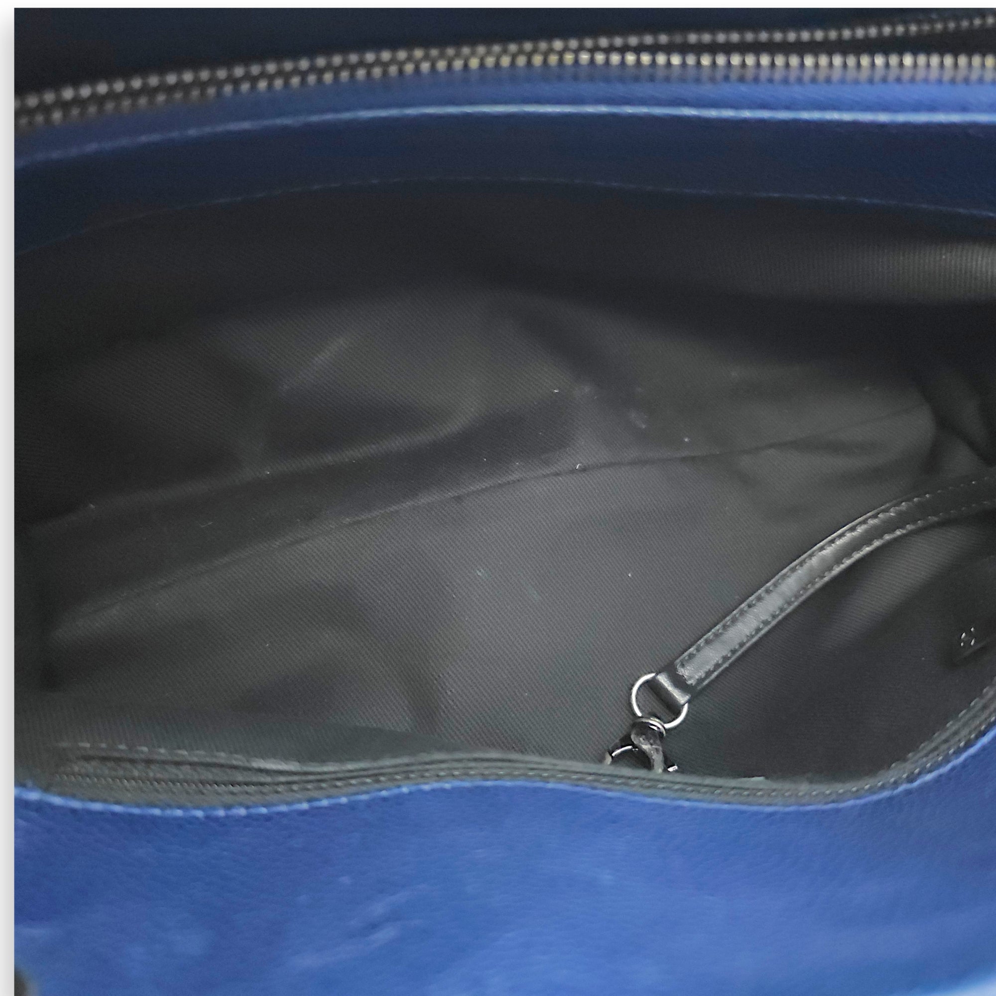 Quilted Iridescent Caviar Chic Shopping Tote 32 Blue Shoulder Bag in Caviar Leather Ruthenium hardware