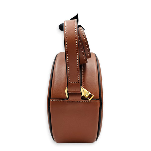 Oval bag Brown Crossbody Bag in Calfskin Gold hardware