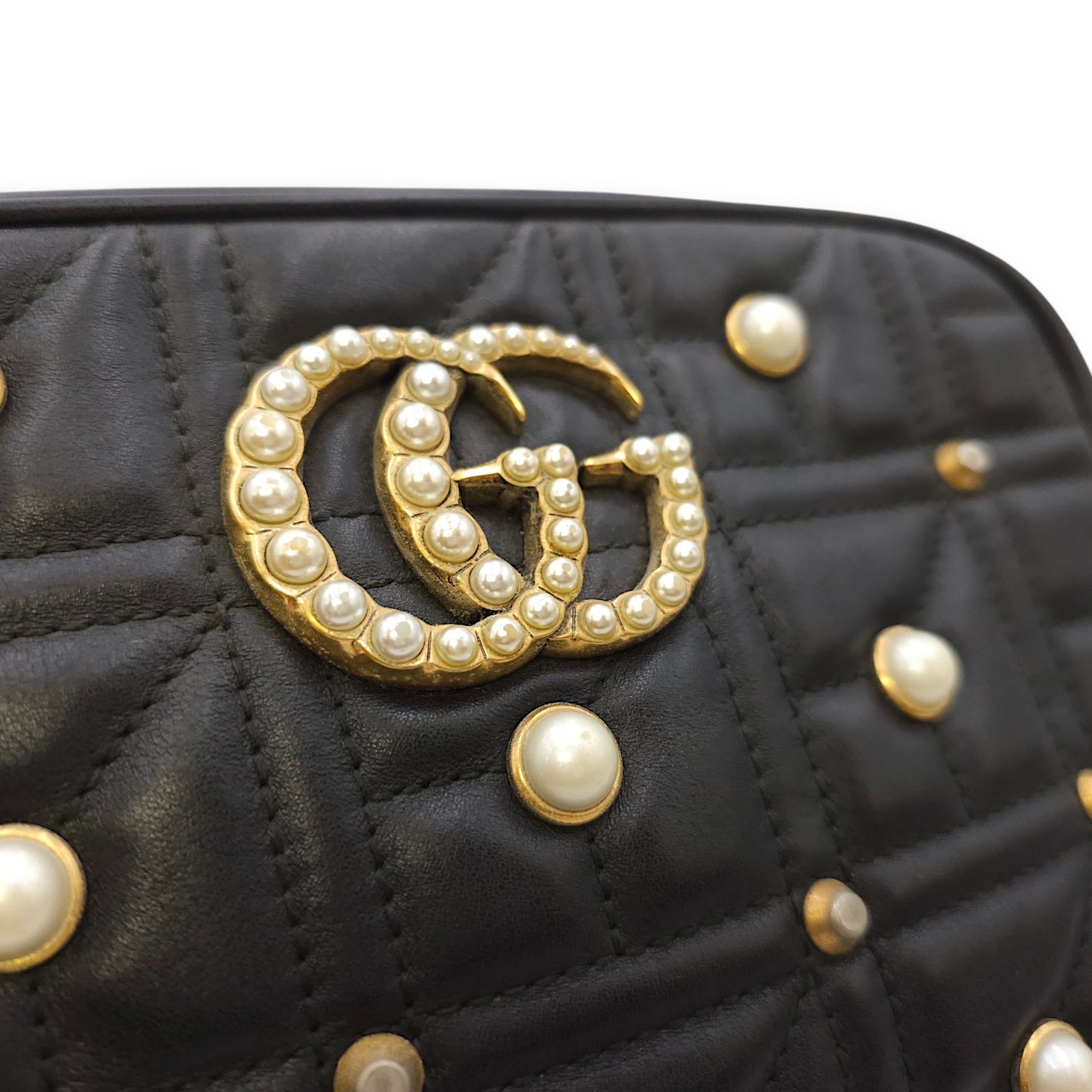 GG Pearly Marmont Camera Black Crossbody Bag in Matelasse Gold hardware