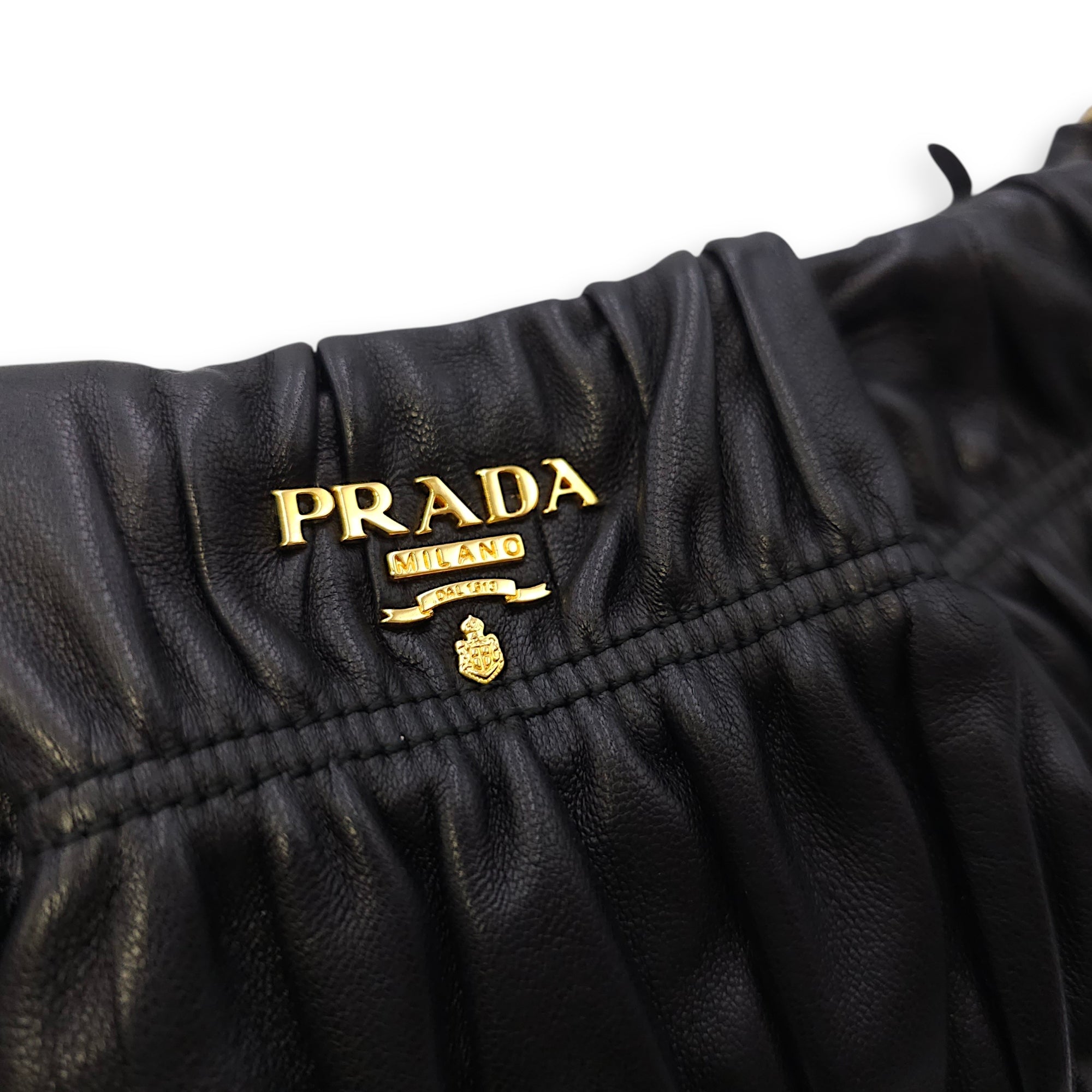 Gaufre Wristlet Black Clutch in Nappa Leather Gold hardware CL2601-18337 10