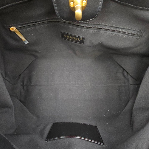 25 A Shopping Tote Black Shoulder Bag in Calfskin Gold hardware CL2601-18465 8