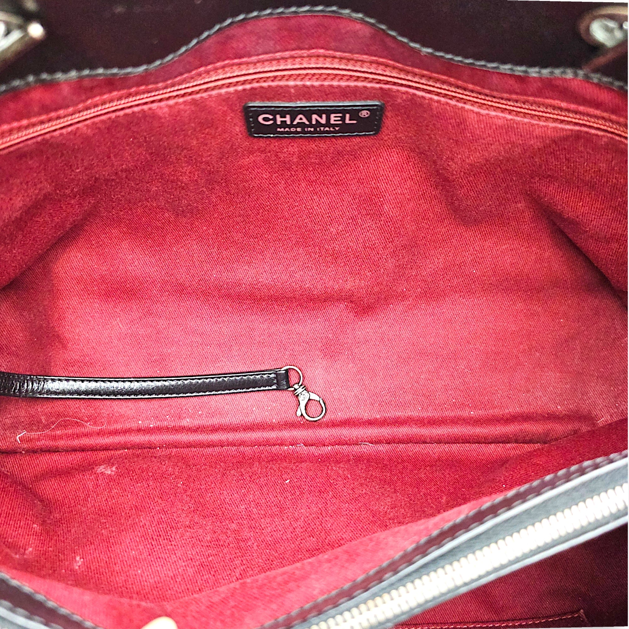 Quilted Leather Tote 35 Black Shoulder Bag in Caviar Leather Ruthenium hardware